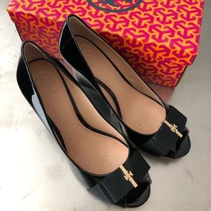 Tory Burch Trudy bow open toe wedge